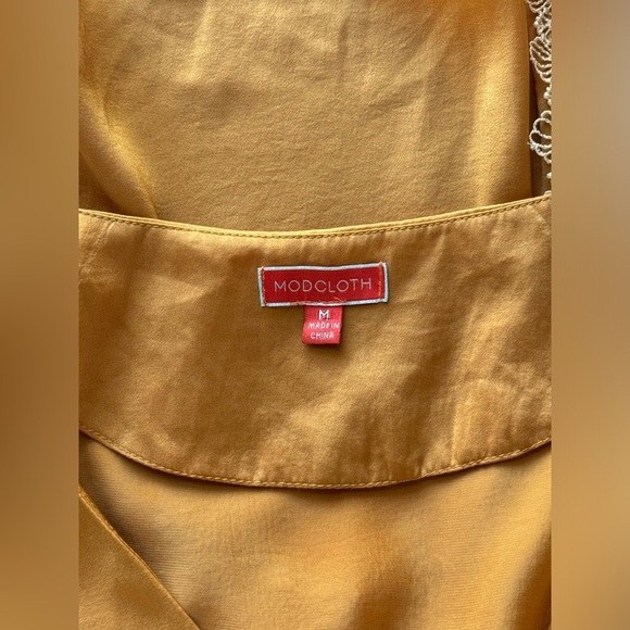 MODCLOTH Woman's Mustard Short Sleeve Lace Embellished Blouse, Size M - Picture 3 of 8